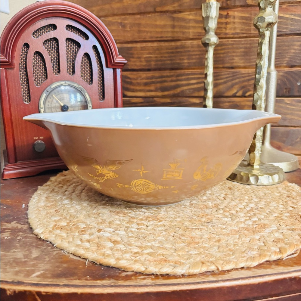 Vintage Pyrex 4 QT  Cindrella Mixing Bowl Brown/Gold Early American 444